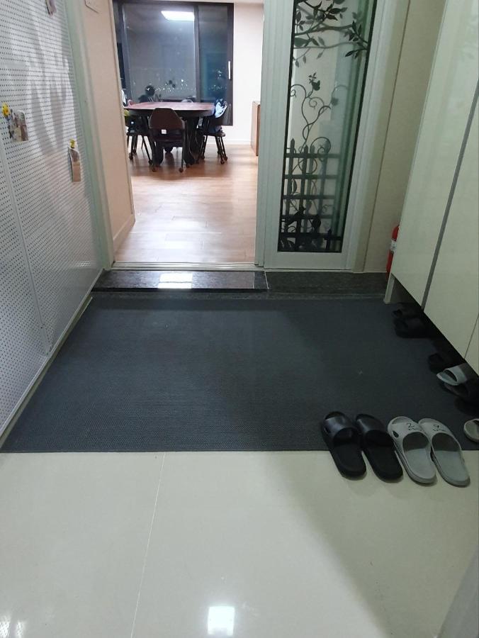 29 Play House Hotel Incheon Bagian luar foto